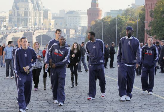New Jersey Nets basketball team visits downtown Moscow