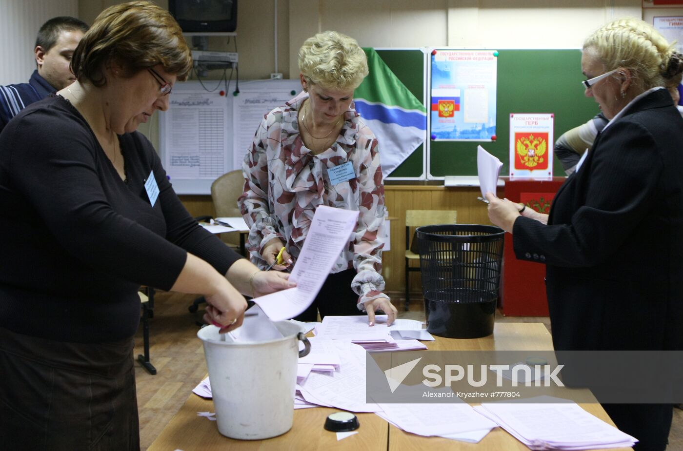 Electoral commission counts votes in Novosibirsk Region