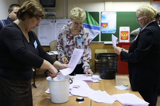Electoral commission counts votes in Novosibirsk Region
