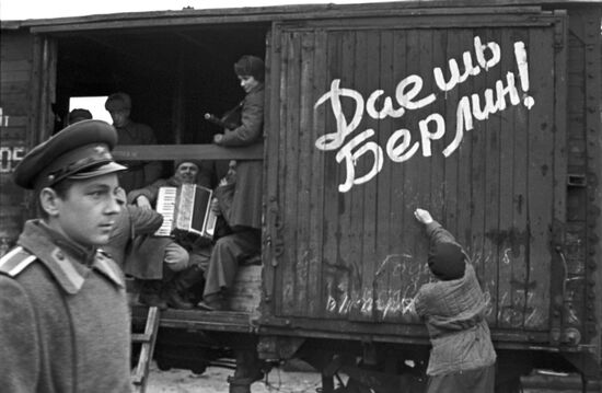 Shot from motion picture 'Oni Ne Proydut' (They Shall Not Pass)