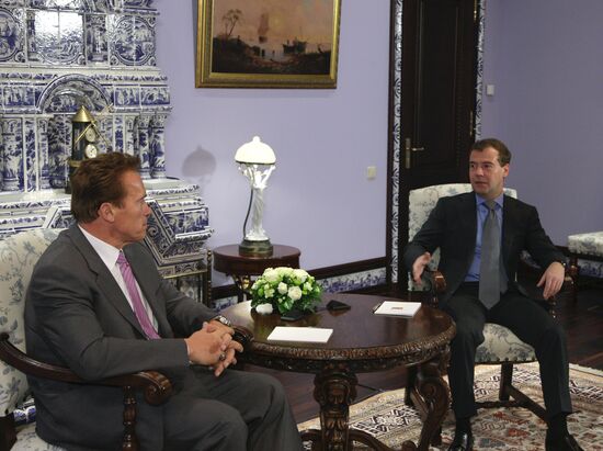 Dmitry Medvedev and Arnold Schwarzenegger