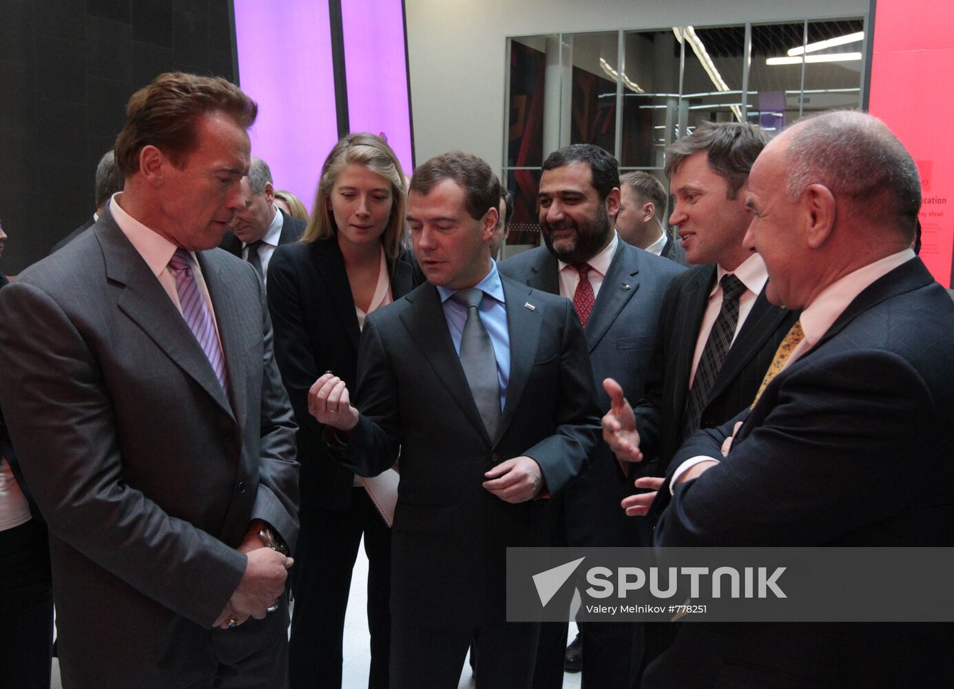Dmitry Medvedev and Arnold Schwarzenegger meet in Skolkovo