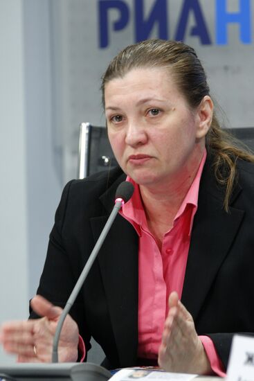 News conference on SMIrotvorets 2010 journalism awards