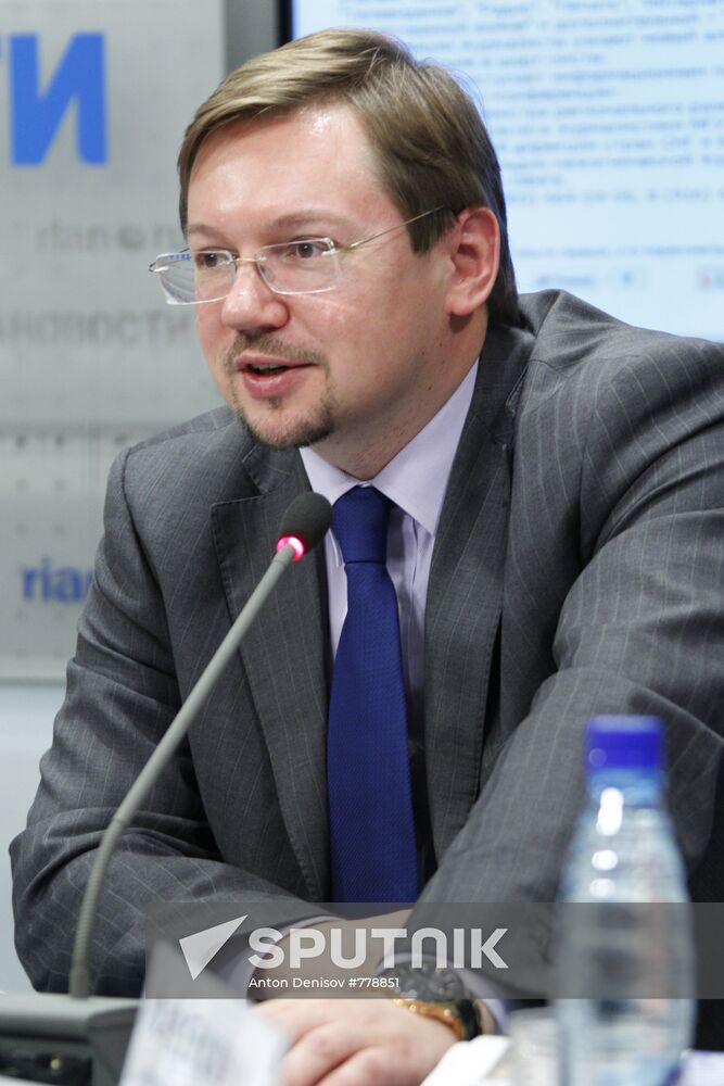 News conference on SMIrotvorets 2010 journalism awards