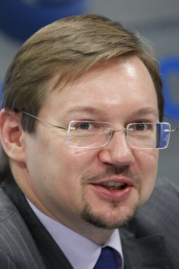 News conference on SMIrotvorets 2010 journalism awards