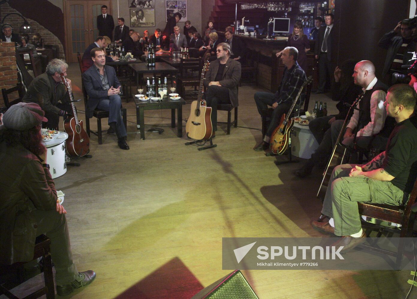 Dmitry Medvedev meets with Russian rock musicians