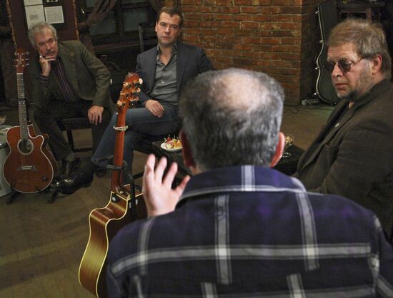 Dmitry Medvedev meets with Russian rock musicians