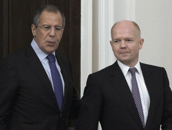 Russian Foreign Minister meets with UK Foreign Secretary