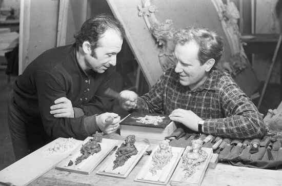 Carvers-restorers