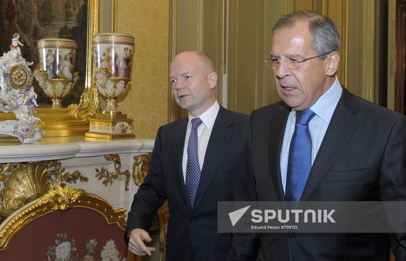 Russian Foreign Minister meets with UK Foreign Secretary