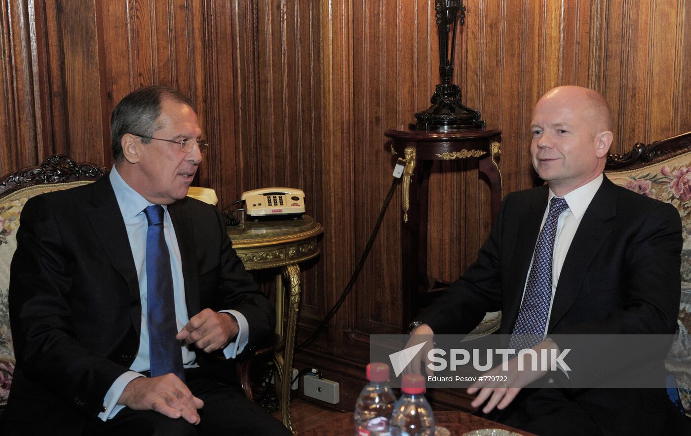 Russian Foreign Minister meets with UK Foreign Secretary