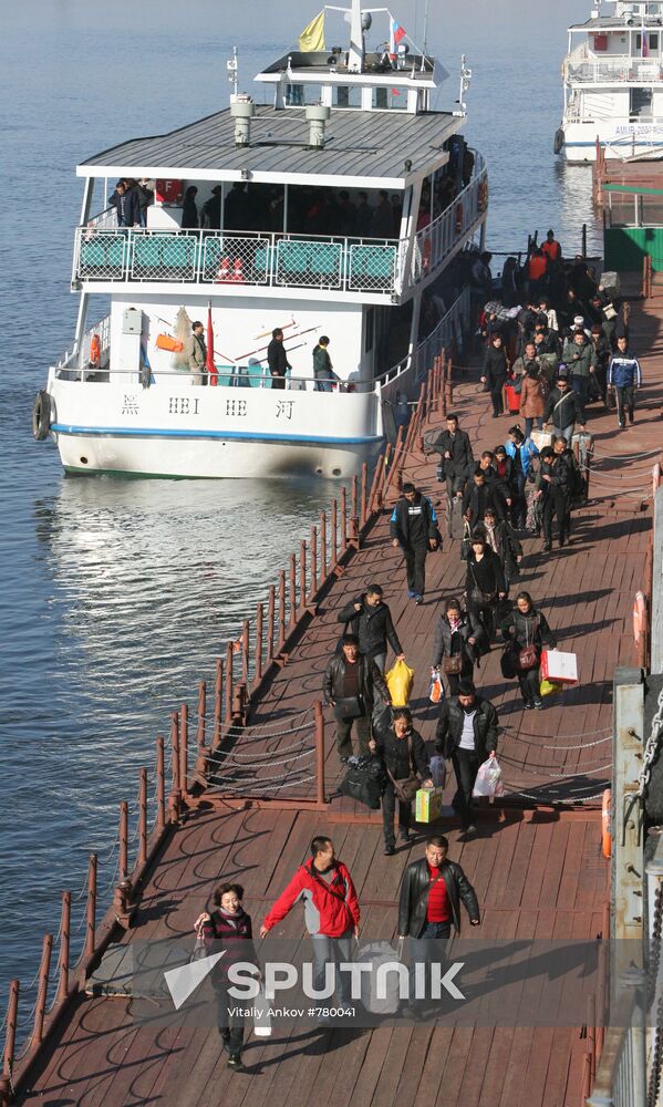 Chinese nationals arriving in Blagoveshchensk