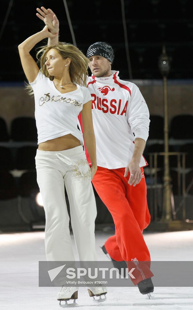 Tatyana Navka and Roman Kostomarov