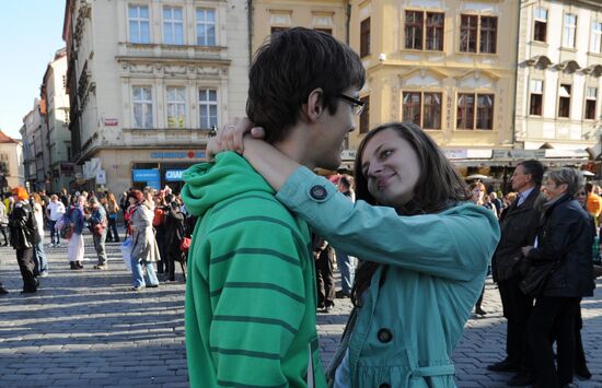 Couple in centre of Prague