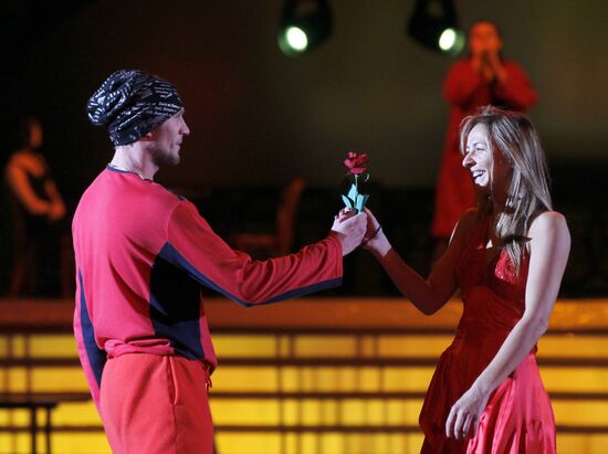 Tatyana Navka and Roman Kostomarov