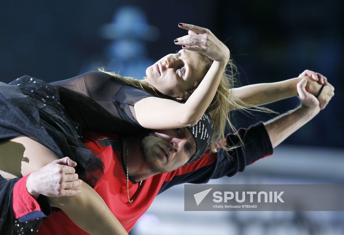 Tatyana Navka and Roman Kostomarov