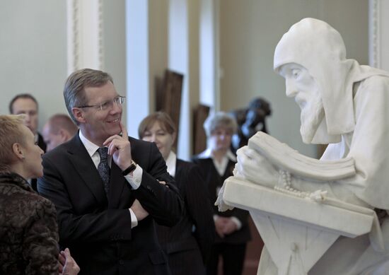German President Christian Wulff visits the Russian Museum
