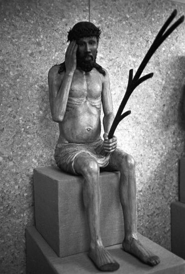 Wooden sculpture "Christ with a Palm Branch in Prison"