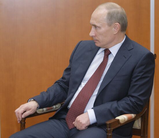 Vladimir Putin meets with Bernard Ecclestone in Sochi
