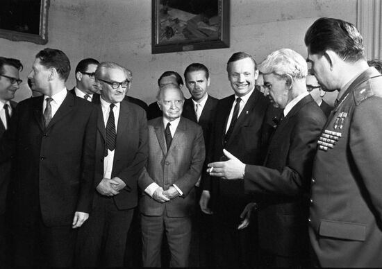 The visit of the American cosmonaut Neil Armstrong to the USSR