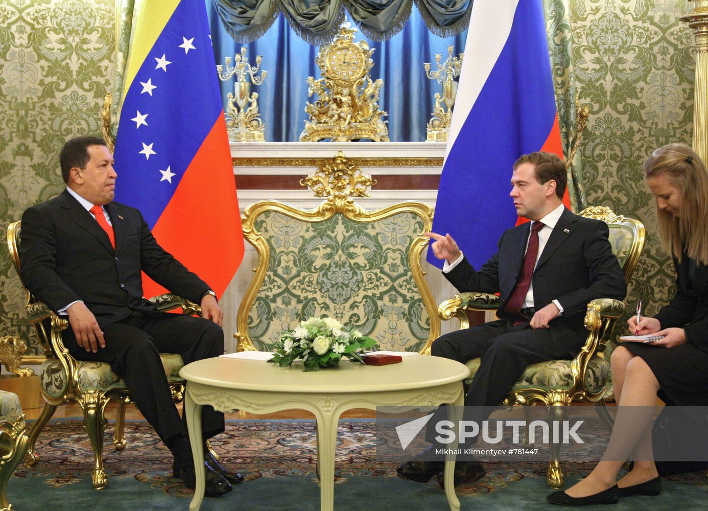 Dmitry Medvedev meets with Hugo Chavez
