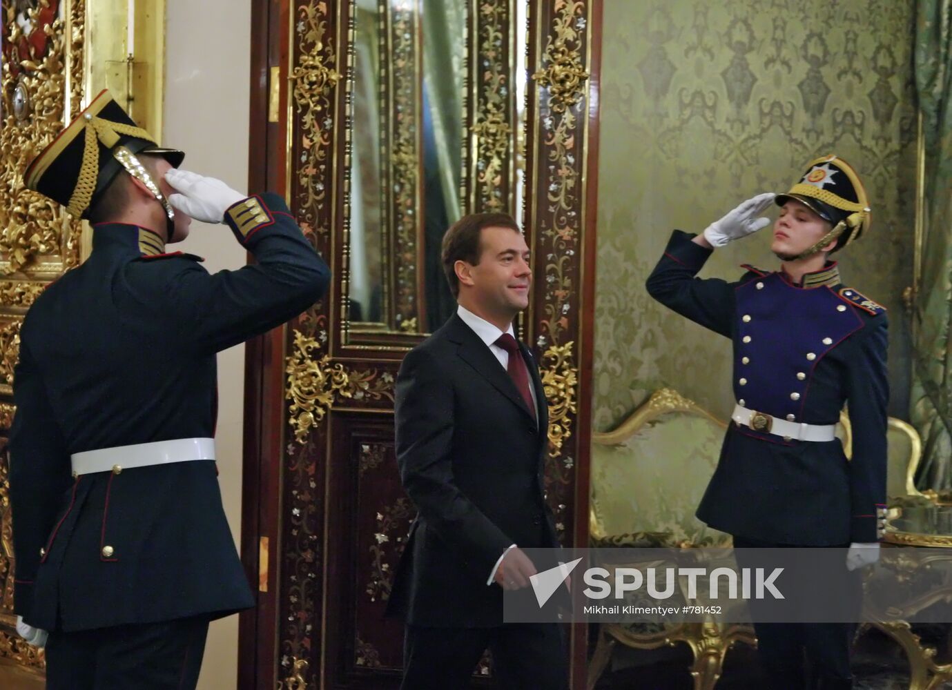 Dmitry Medvedev meets with Hugo Chavez