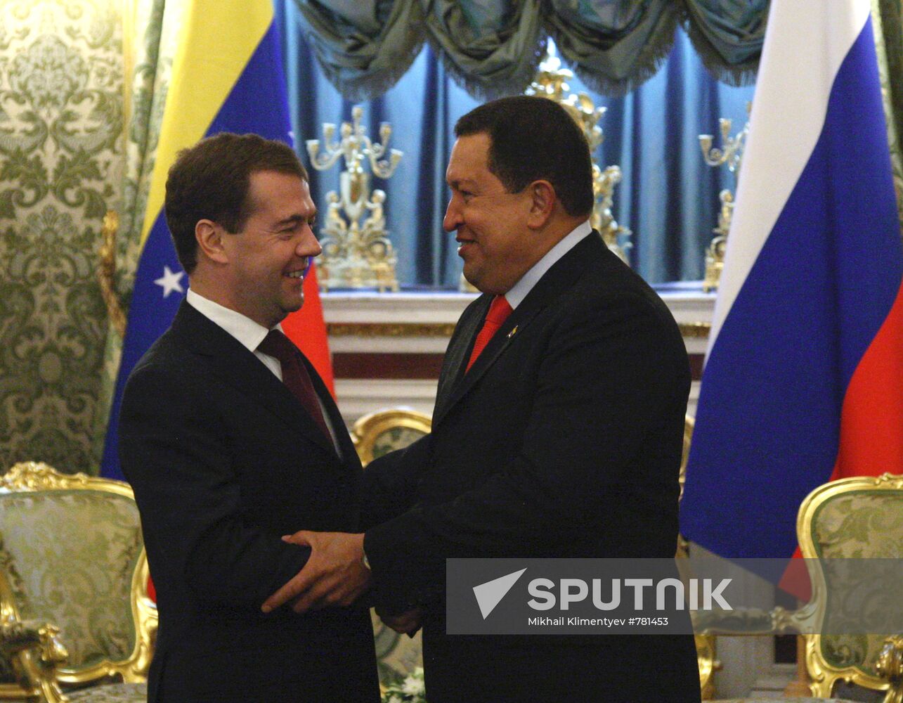 Dmitry Medvedev meets with Hugo Chavez