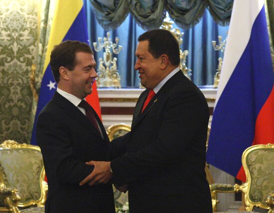 Dmitry Medvedev meets with Hugo Chavez