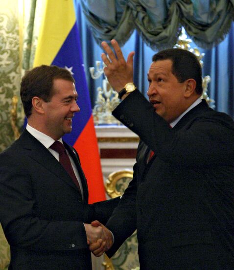 Dmitry Medvedev meets with Hugo Chavez