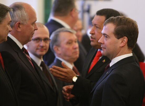 Dmitry Medvedev meets with Hugo Chavez