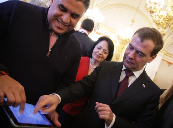 Dmitry Medvedev and Hugo Chavez