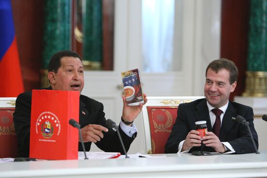 Dmitry Medvedev meets with Hugo Chavez