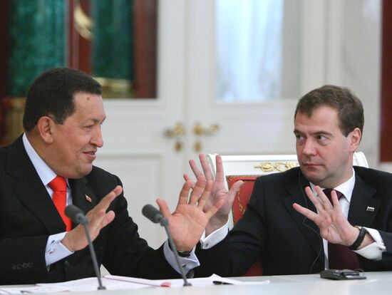 Dmitry Medvedev meets with Hugo Chavez