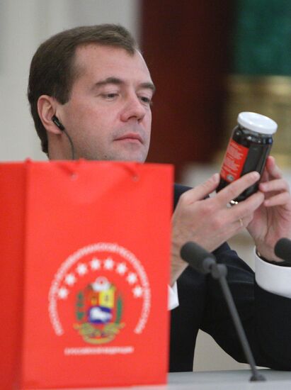 Dmitry Medvedev meets with Hugo Chavez