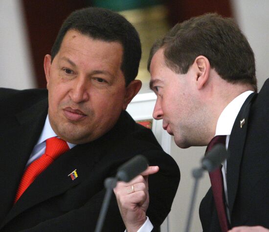 Dmitry Medvedev meets with Hugo Chavez