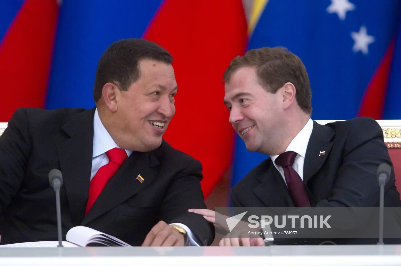 Dmitry Medvedev meets with Hugo Chavez
