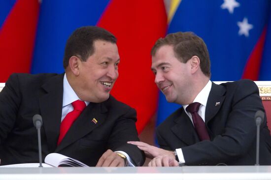 Dmitry Medvedev meets with Hugo Chavez