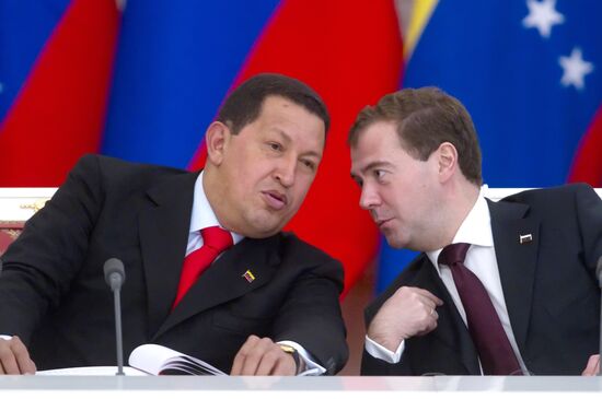 Dmitry Medvedev meets with Hugo Chavez