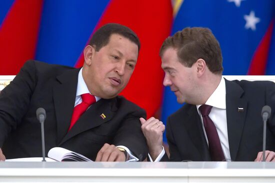 Dmitry Medvedev meets with Hugo Chavez