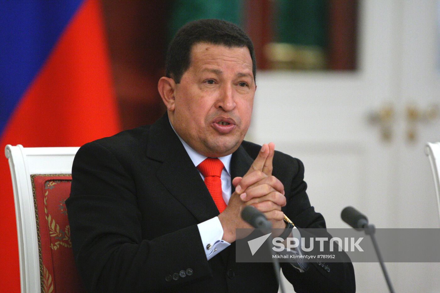 Dmitry Medvedev meets with Hugo Chavez