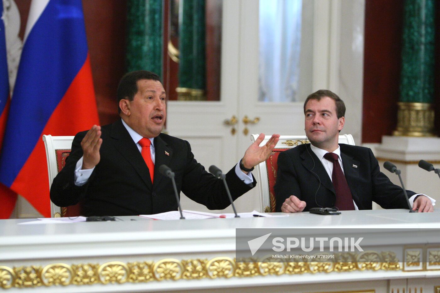 Dmitry Medvedev and Hugo Chavez