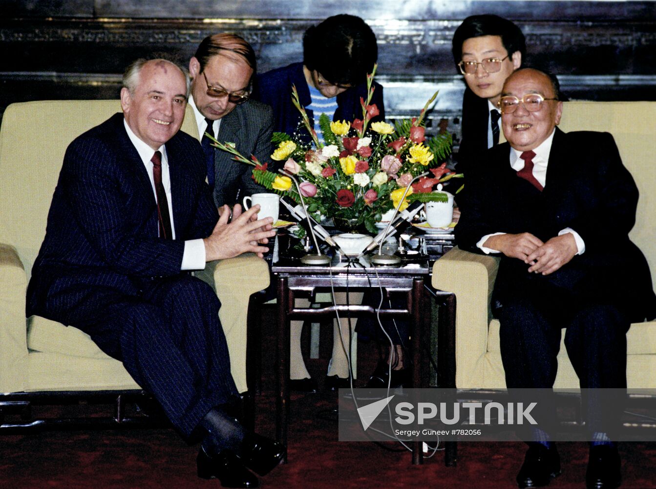 The visit of M. Gorbachev to the People's Republic of China