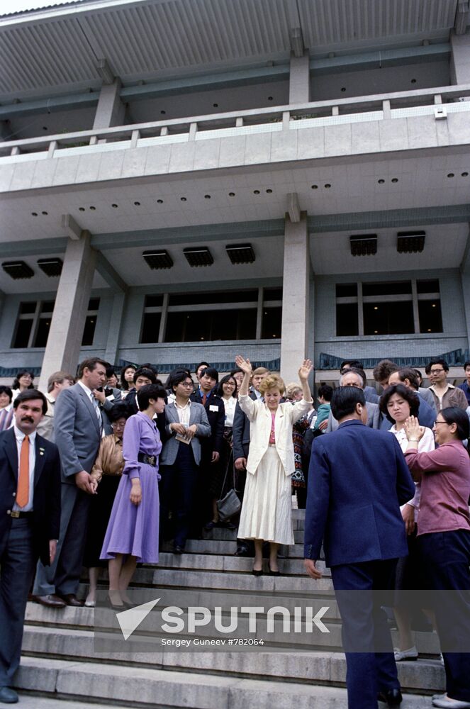 The visit of M. Gorbachev to the People's Republic of China