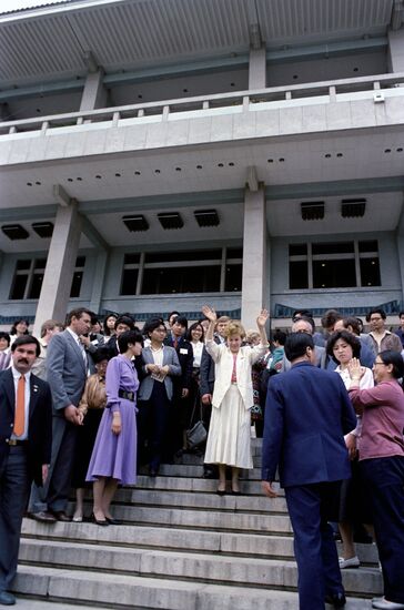 The visit of M. Gorbachev to the People's Republic of China