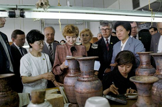 The visit of M. Gorbachev to the People's Republic of China