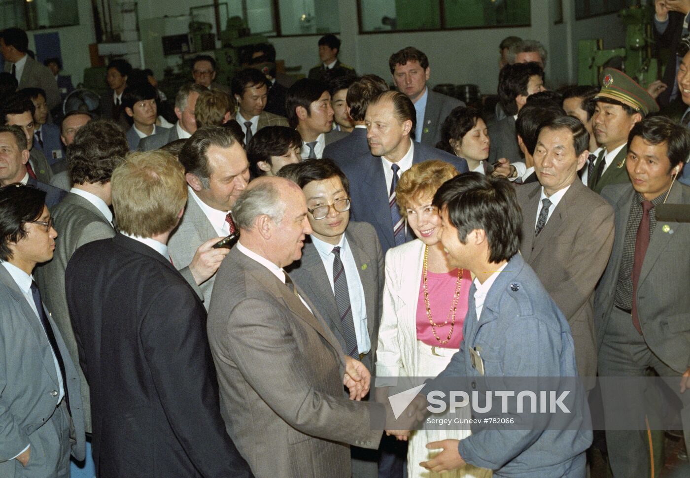 Mikhail Gorbachev visits People's Republic of China