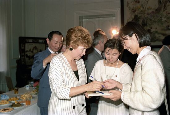 The visit of M. Gorbachev to the People's Republic of China