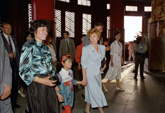 The visit of M. Gorbachev to the People's Republic of China