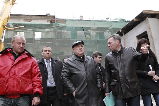 Vladimir Resin's Sunday examination of Moscow construction sites