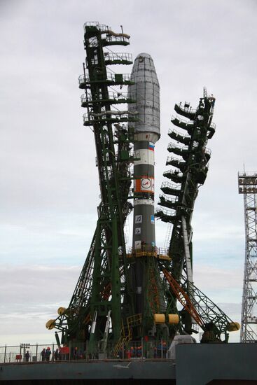 Soyuz-2 launch vehicle with six Globalstar2 satellites